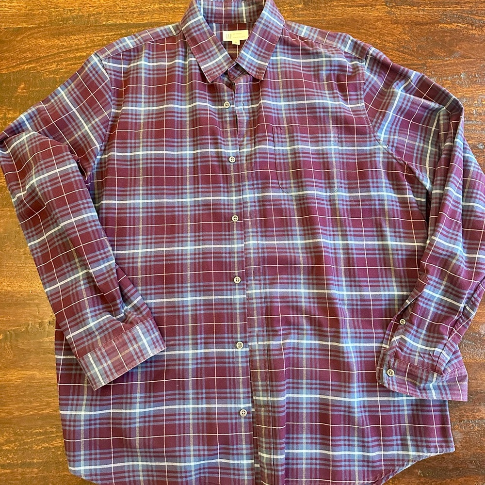 GAP Men's Casual Plaid Button Down Shirt - Purple and Light Blue
